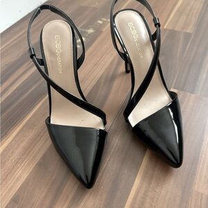 BCBG black close toed pointed heels 6.5